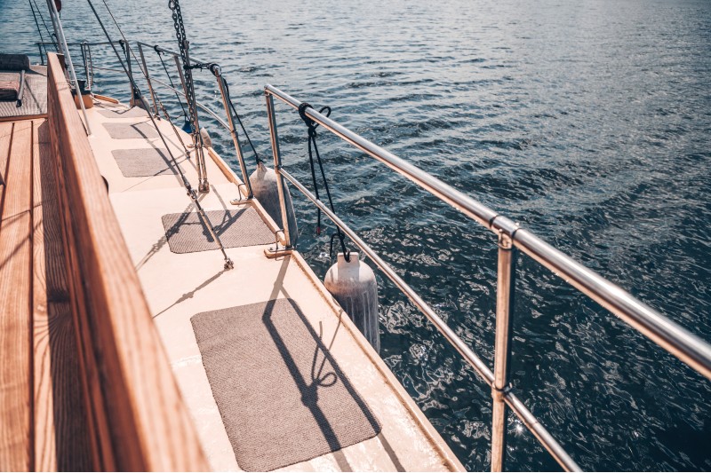 The Benefits of Choosing Teak Flooring for Your Cherished Boat’s Deck