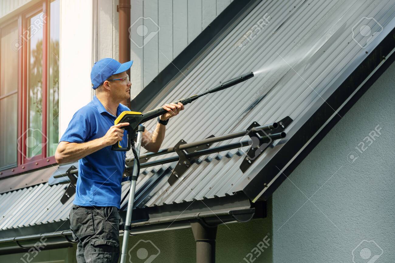 Reasons to Keep Your Roof Clean Through Every Season in Florida