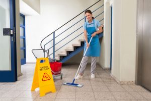 4 Pros of Hiring a Cleaning Company During Apartment Turnover