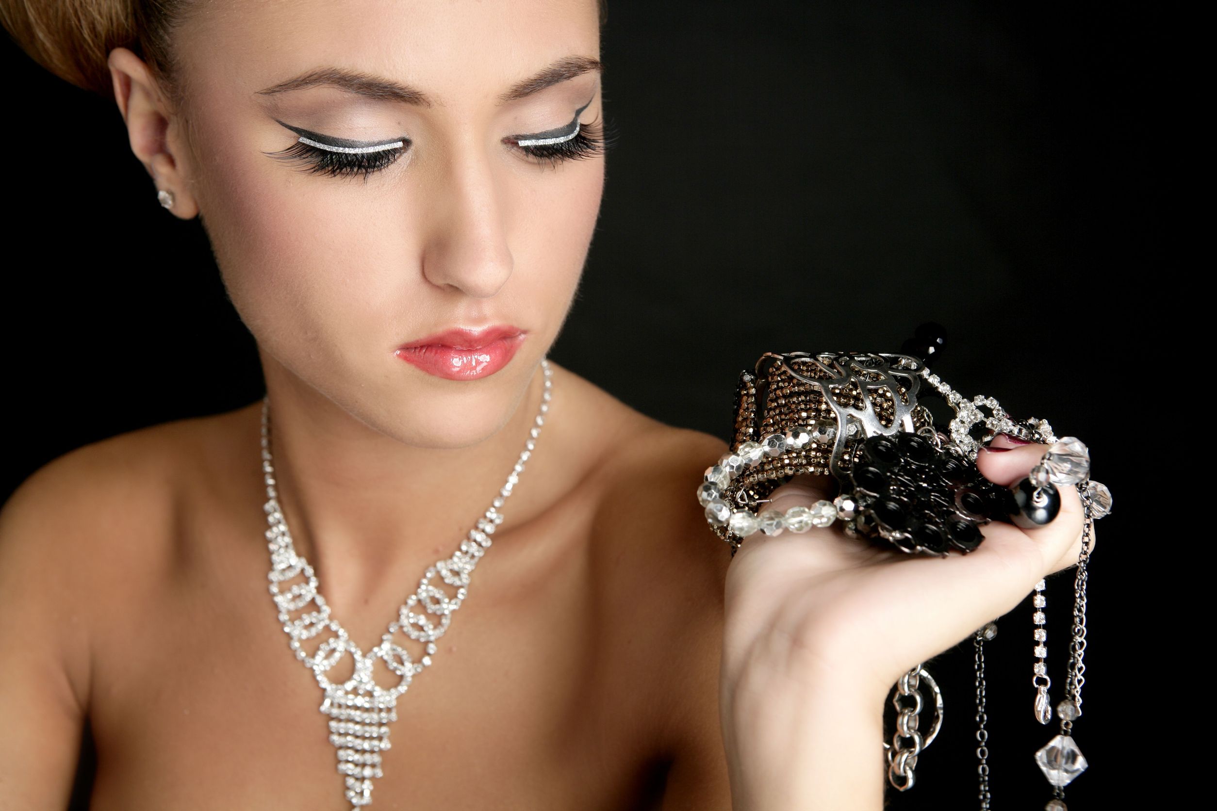 Dancing With Ballerina Jewelry: A Symphony of Craftsmanship and Elegance