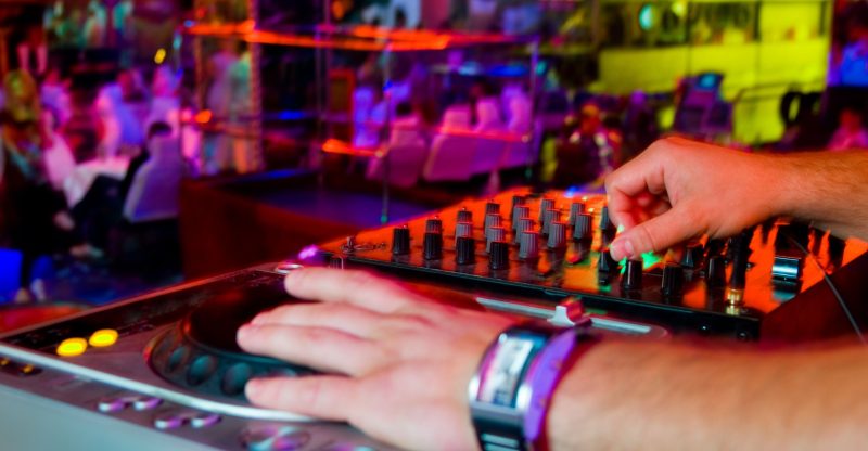 Top Reasons to Hire a Professional DJ for Your Next Event in Chicago