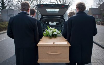 Looking at Funeral Homes Near Lafayette? How to Keep Expenses Low